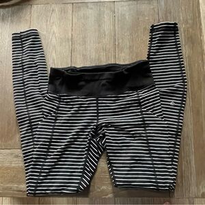 Lululemon size 6 running leggings black and white stripes